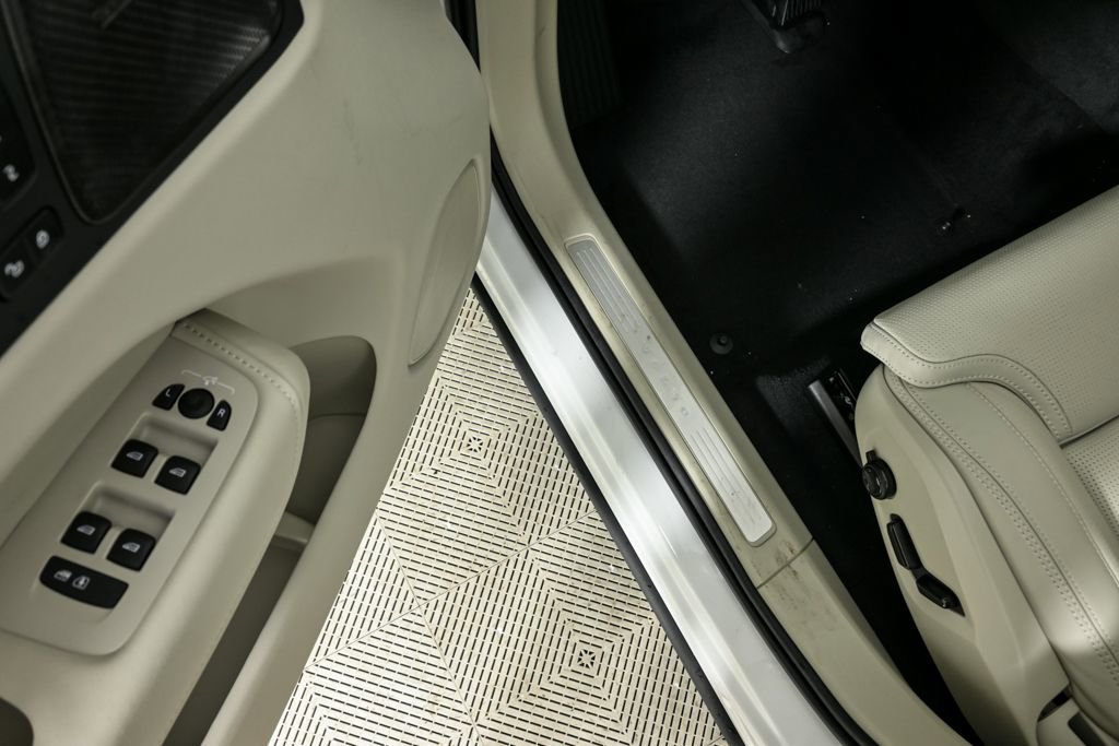 New 2026 Volvo XC60 B5 Ultra w/ Protection Package Premier image 8
