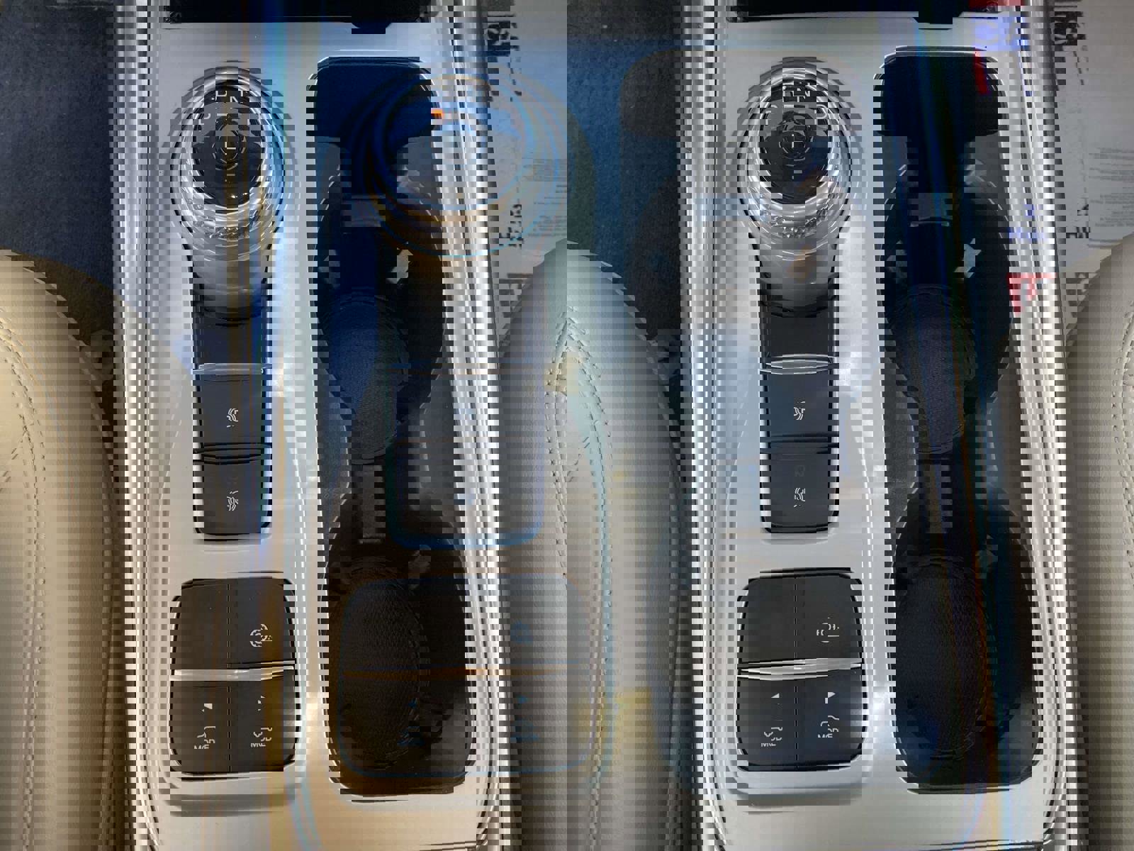 Used 2022 Ford Explorer XLT w/ Equipment Group 202A image 28