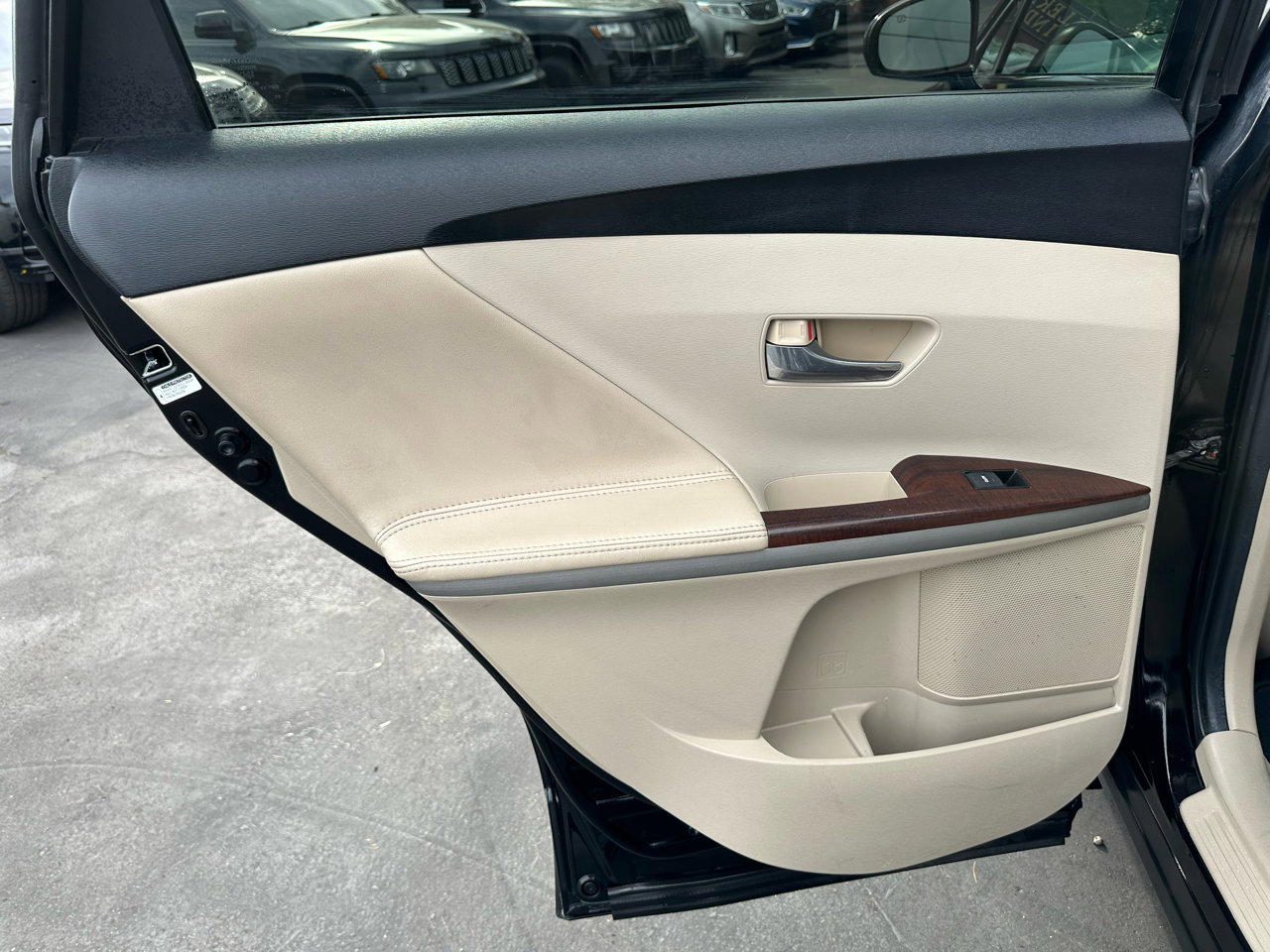 Used 2010 Toyota Venza image 30