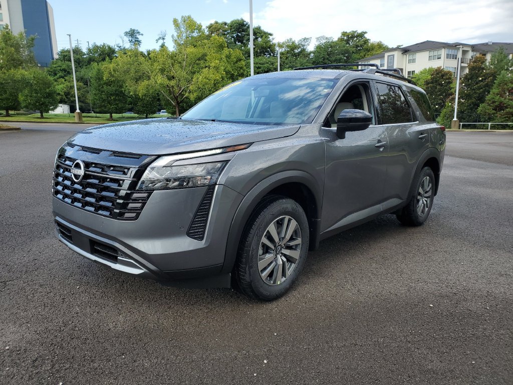 New 2026 Nissan Pathfinder SL FWD image 2