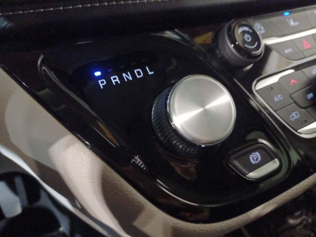 Used 2022 Chrysler Pacifica Touring-L image 20