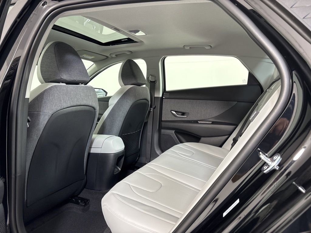 New 2026 Hyundai Elantra Limited FWD image 17