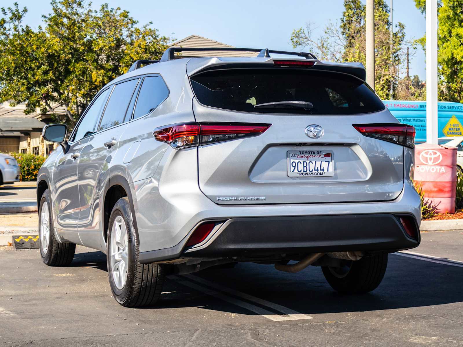 Used 2022 Toyota Highlander LE FWD image 7