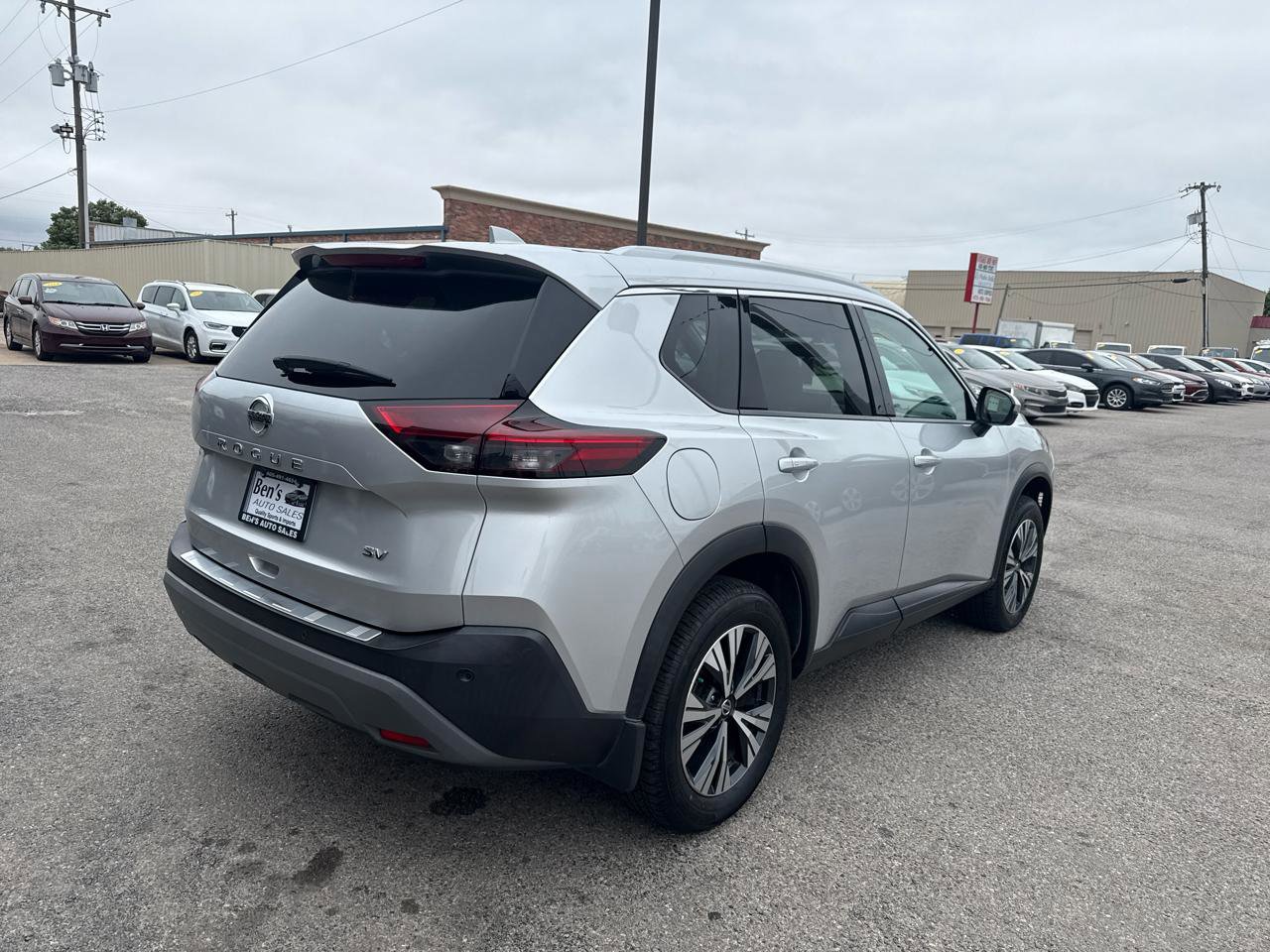 Used 2021 Nissan Rogue SV w/ Premium Package FWD image 6