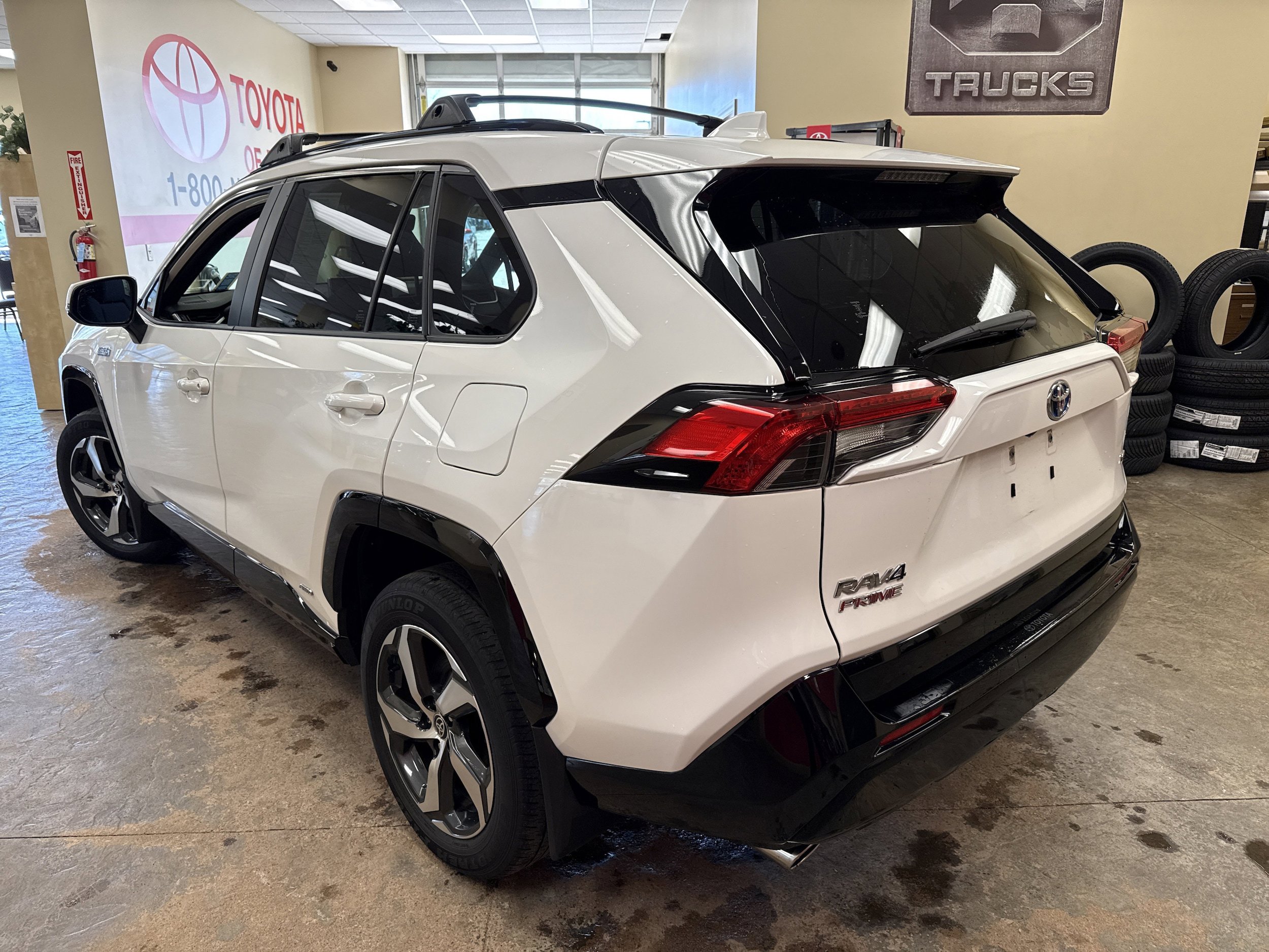 Used 2023 Toyota RAV4 SE w/ Weather & Moonroof Package AWD/4WD image 8