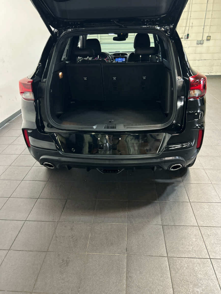 Used 2022 Chevrolet TrailBlazer RS w/ Sun and Liftgate Package AWD/4WD image 11