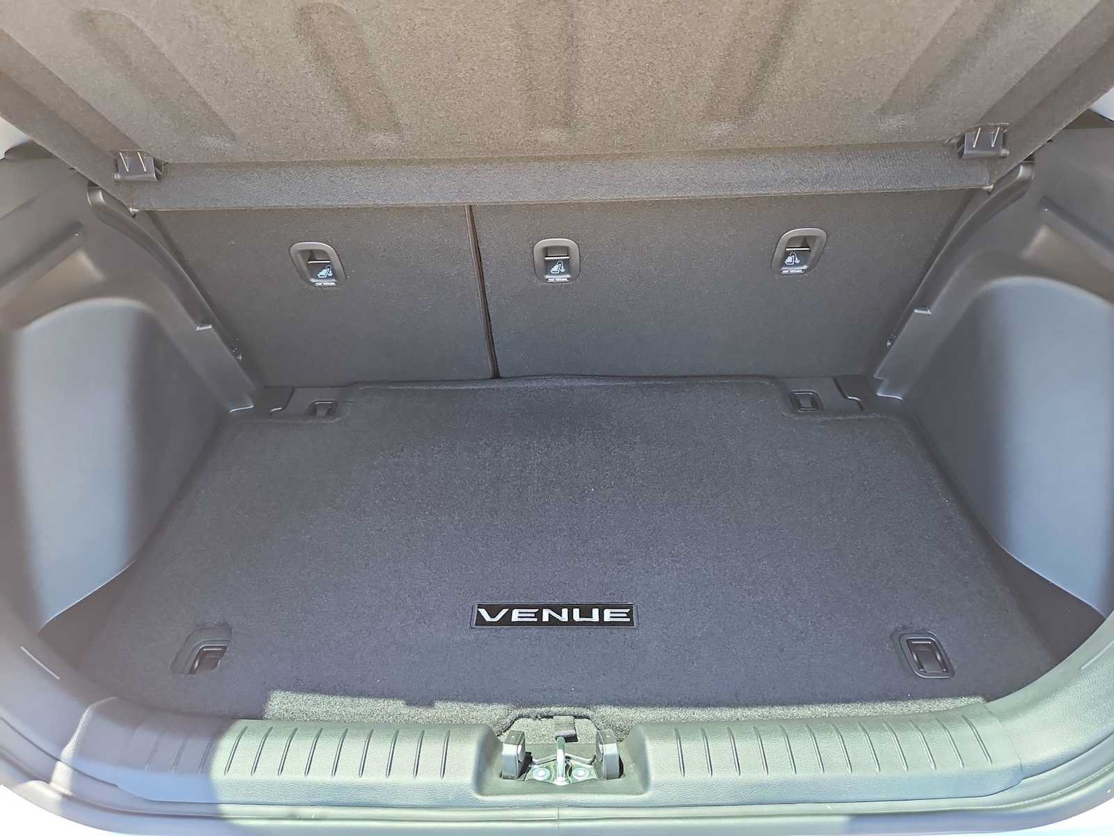 Used 2026 Hyundai Venue SEL FWD image 33