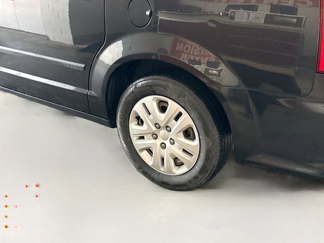 Used 2016 Dodge Grand Caravan American Value Package w/ UConnect Hands-Free Group image 29