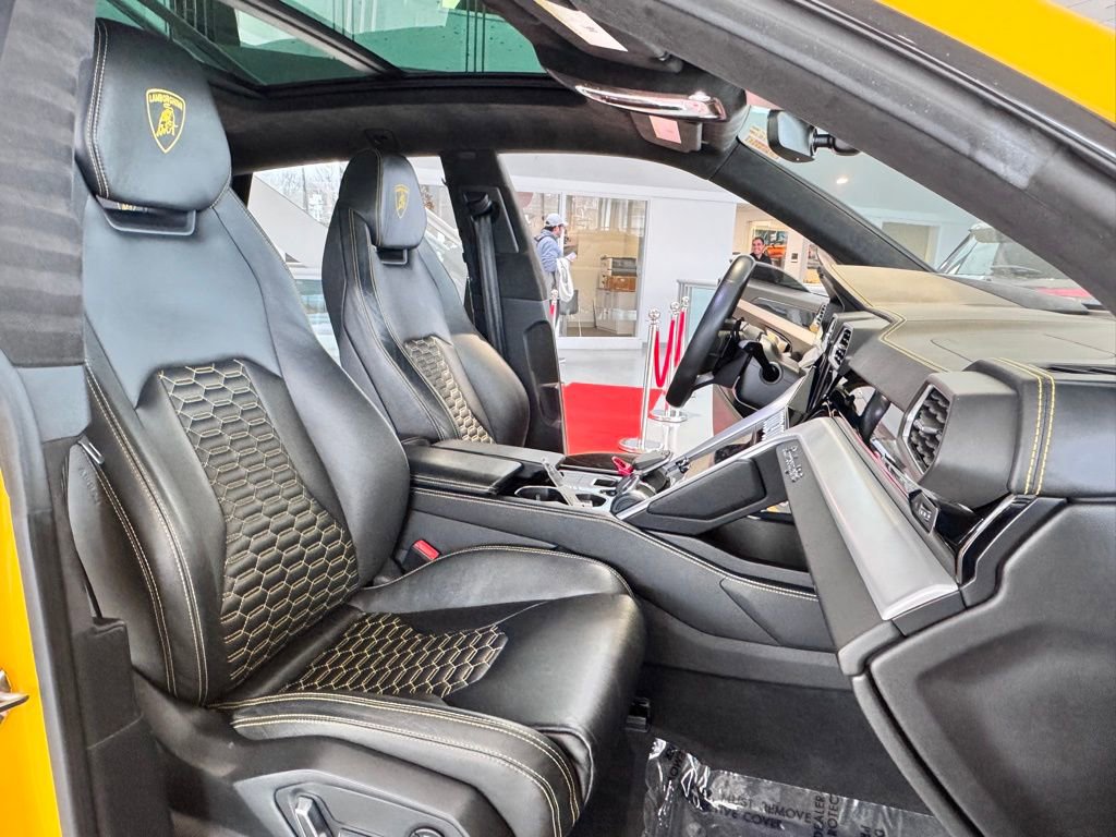 Used 2021 Lamborghini Urus image 26