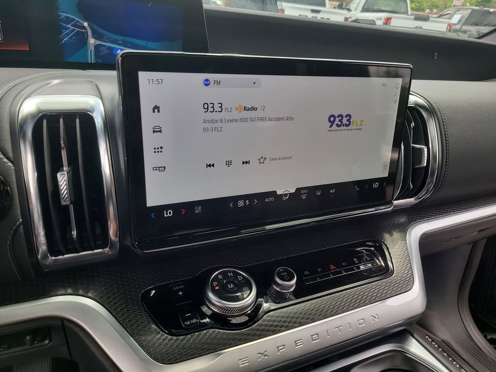 Used 2026 Ford Expedition Platinum w/ Stealth Performance Package image 23