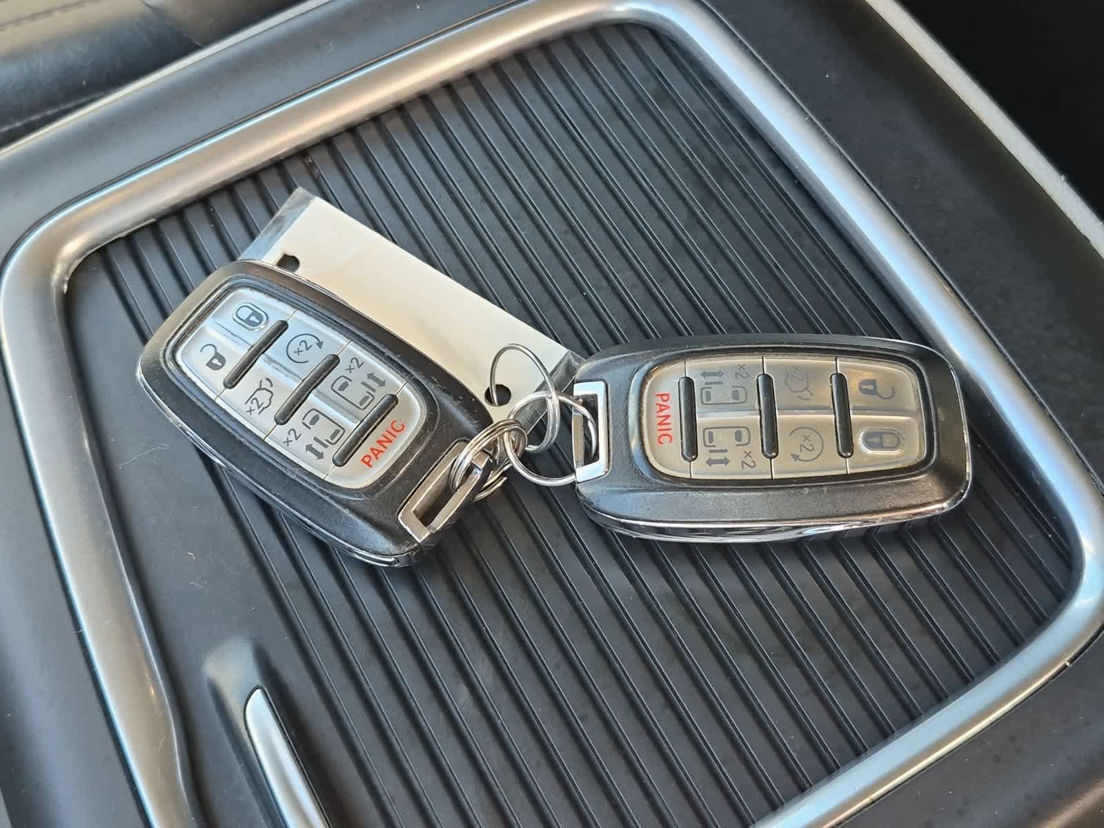 Used 2018 Chrysler Pacifica Touring-L Plus FWD image 35
