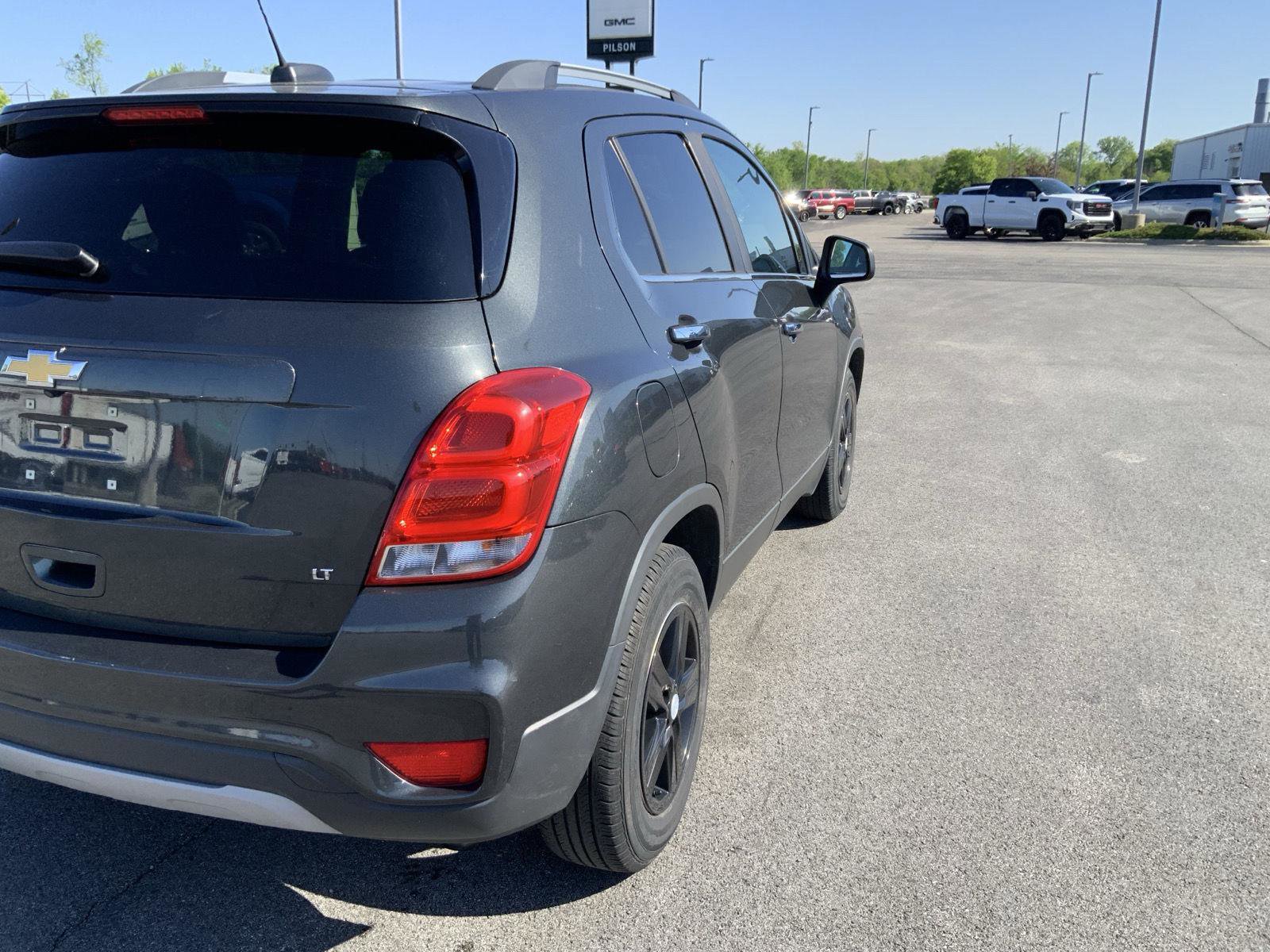 Used 2018 Chevrolet Trax LT w/ LT Convenience Package FWD image 15