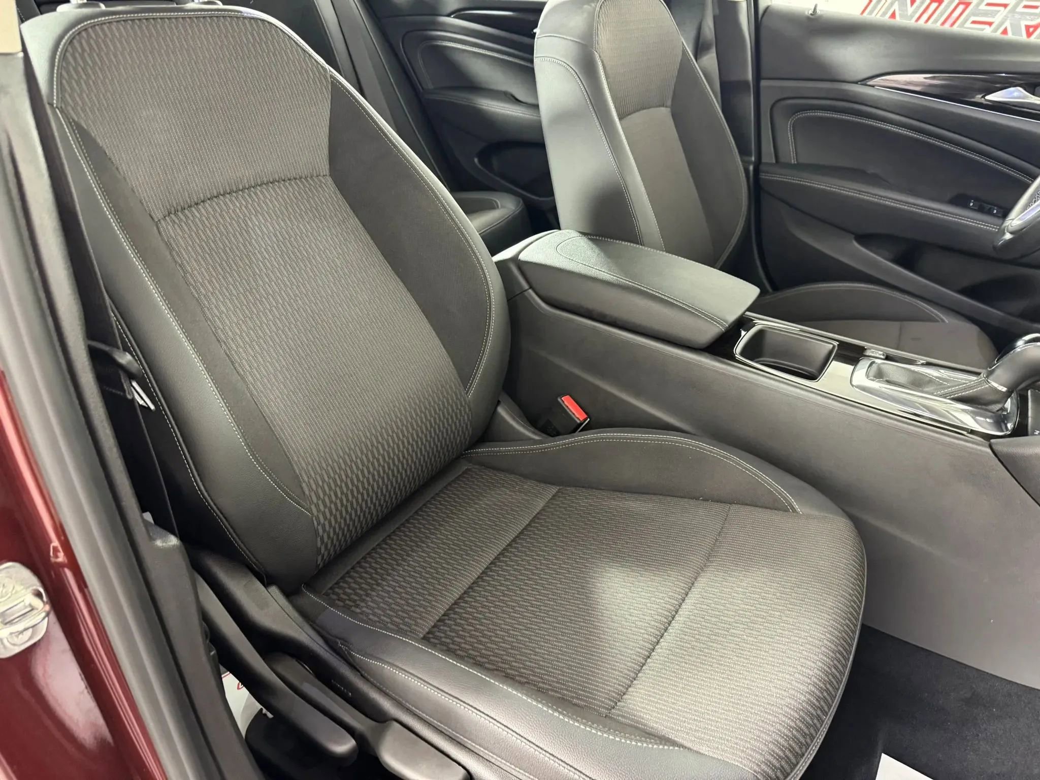Used 2019 Buick Regal Preferred w/ Driver Confidence Package I image 33
