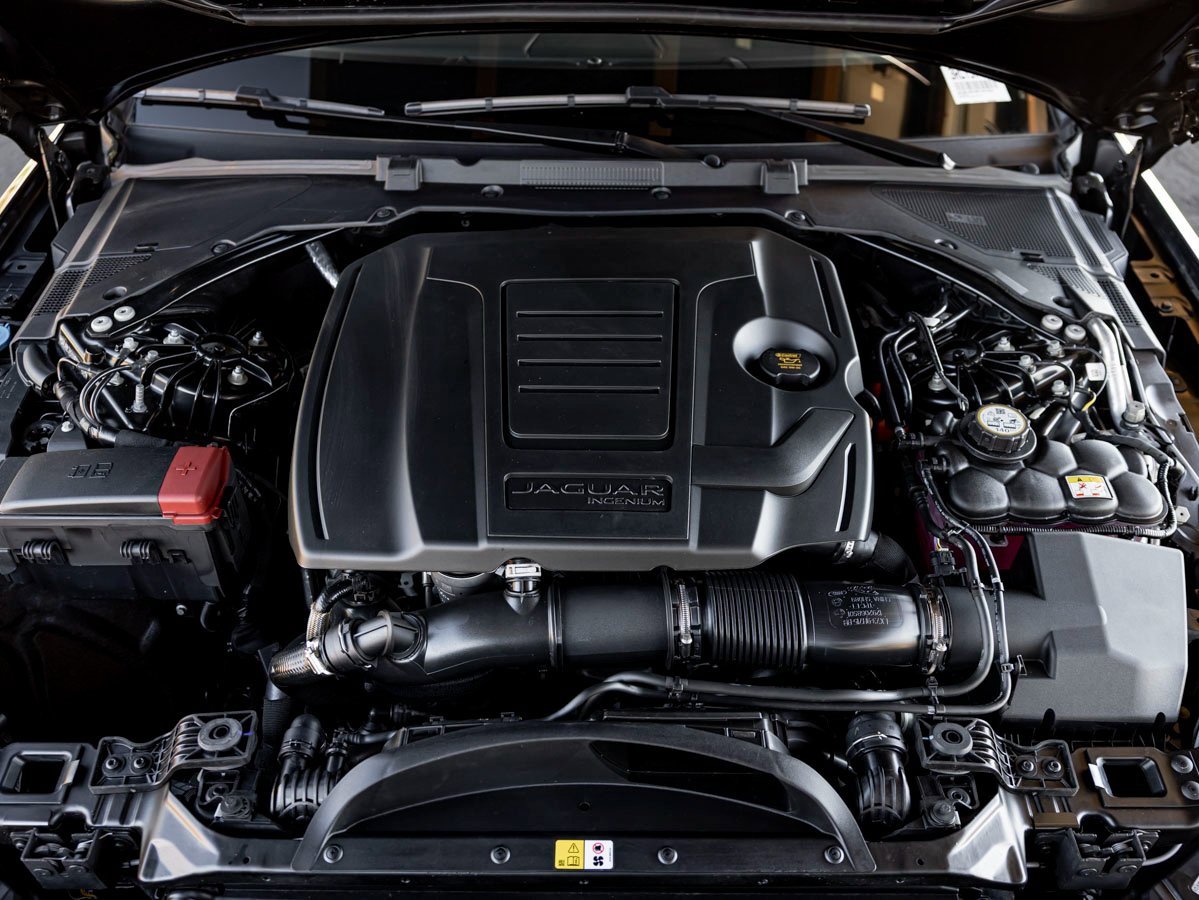 New 2024 Jaguar XF R-Dynamic SE image 31