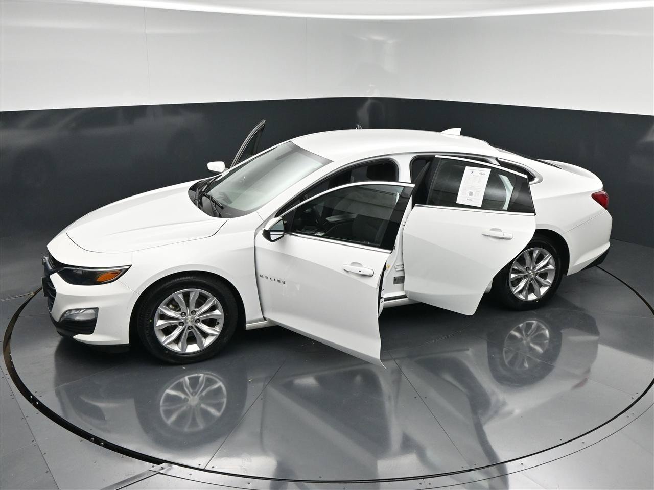 Used 2022 Chevrolet Malibu LT FWD image 29