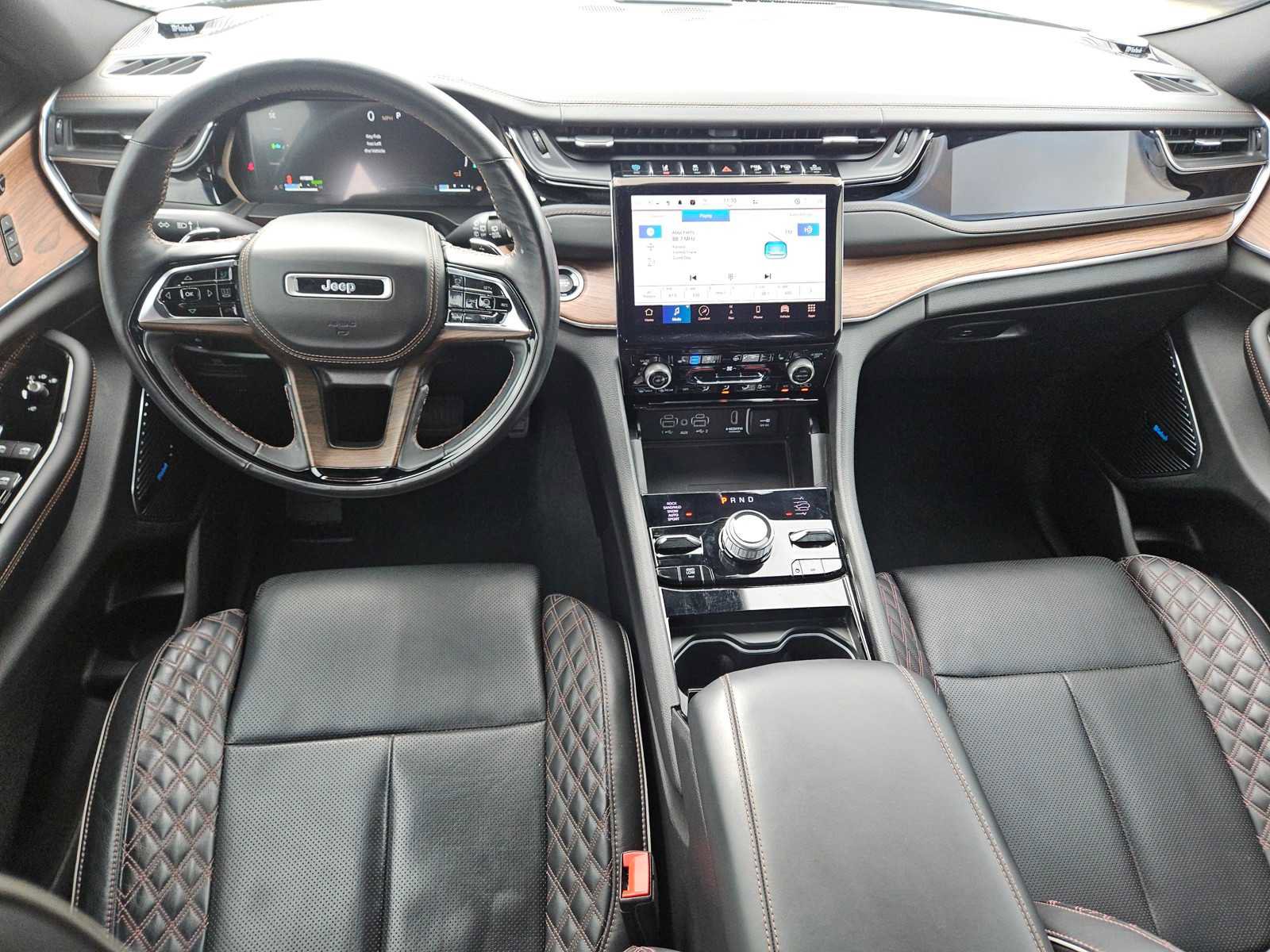 Used 2022 Jeep Grand Cherokee Summit w/ Luxury Tech Group V image 15