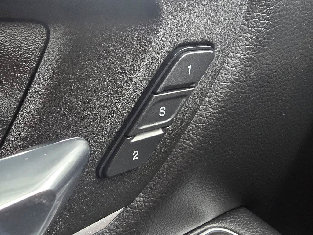 Used 2024 RAM 1500 Laramie AWD/4WD image 23