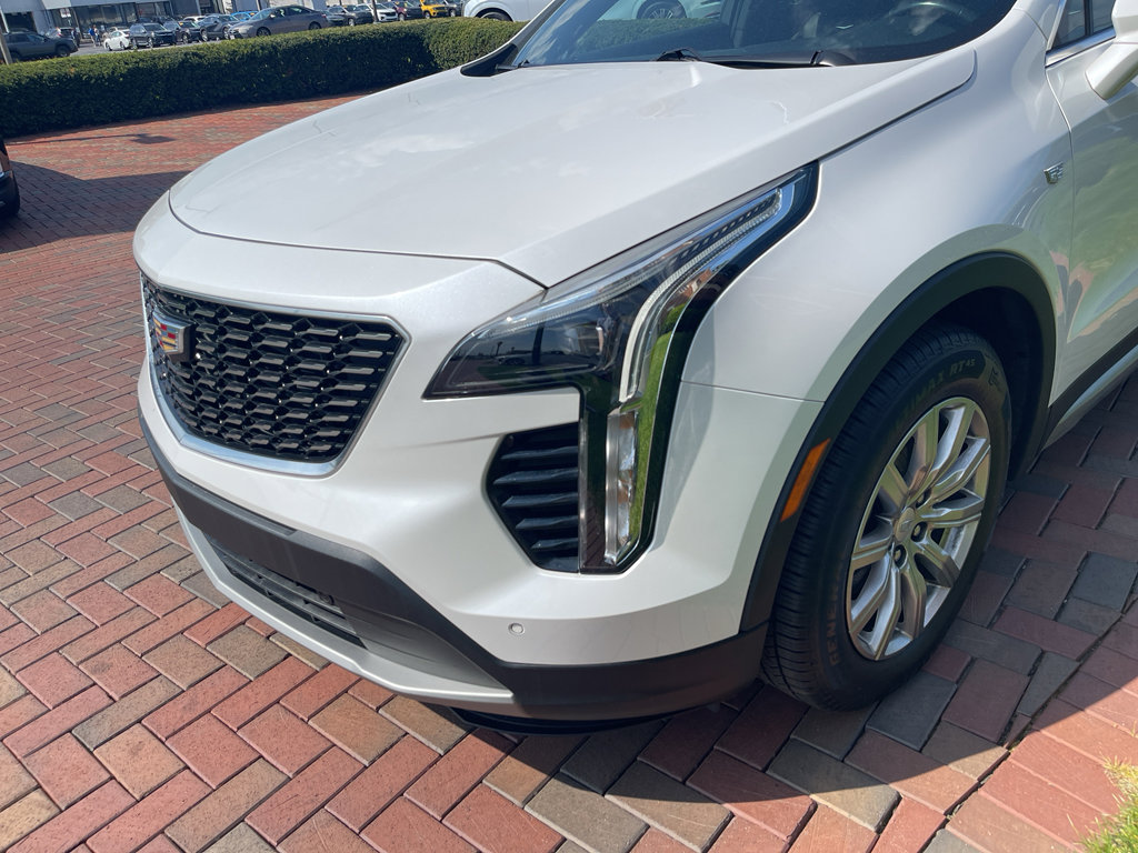 Used 2020 Cadillac XT4 Premium Luxury w/ Cold Weather Package AWD/4WD image 2