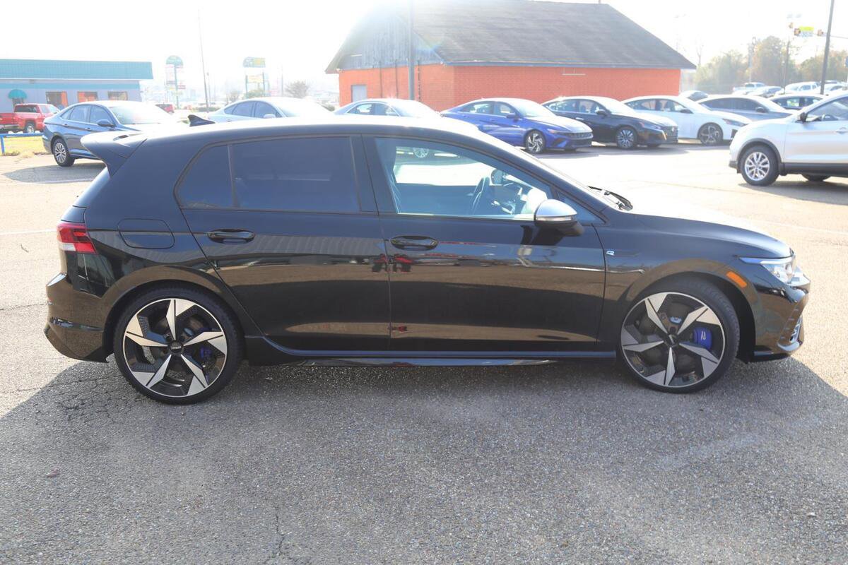 Used 2024 Volkswagen Golf R image 4