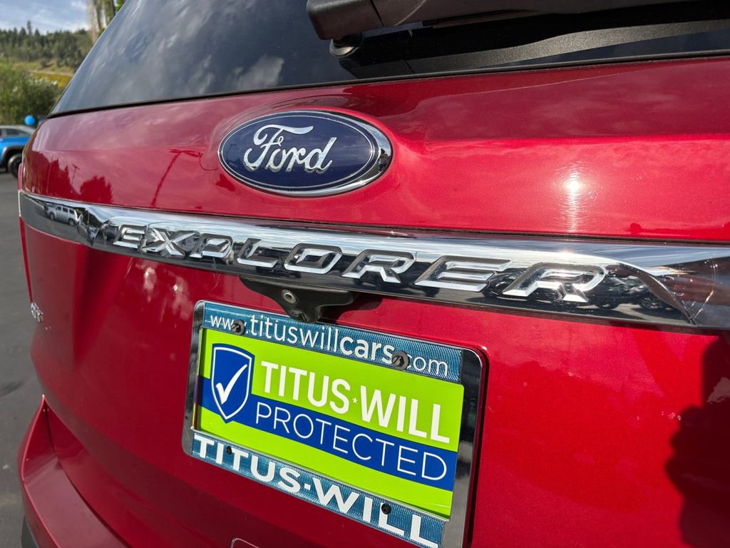 Used 2017 Ford Explorer XLT w/ Equipment Group 202A AWD/4WD image 35