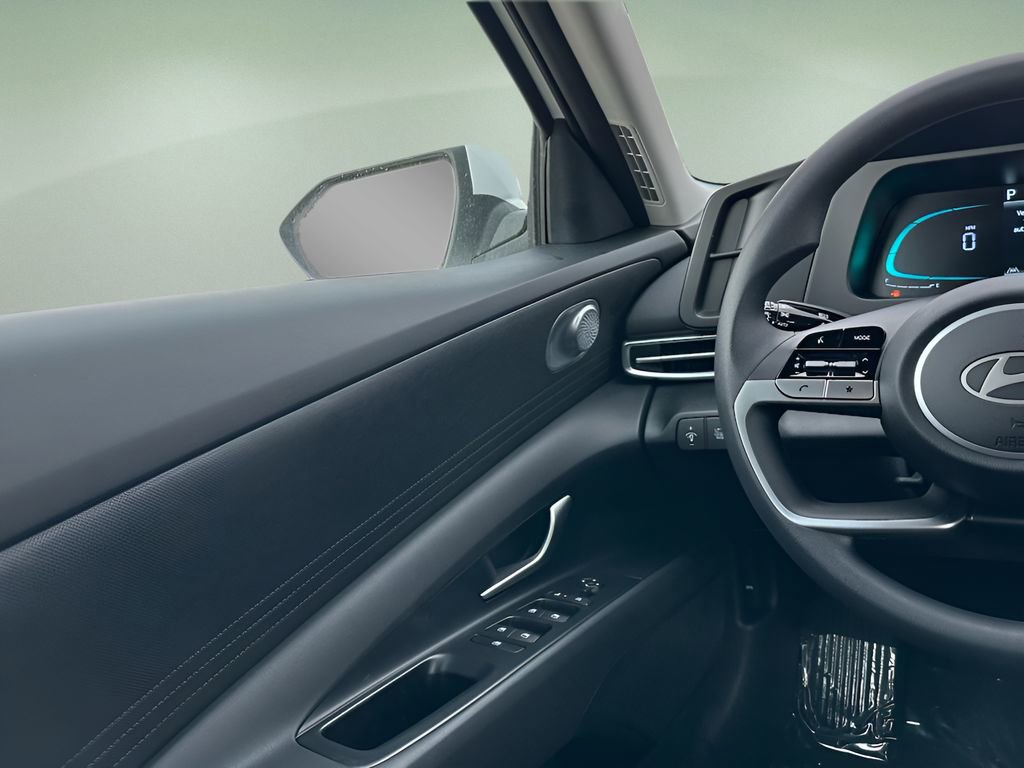 New 2025 Hyundai Elantra Blue image 18