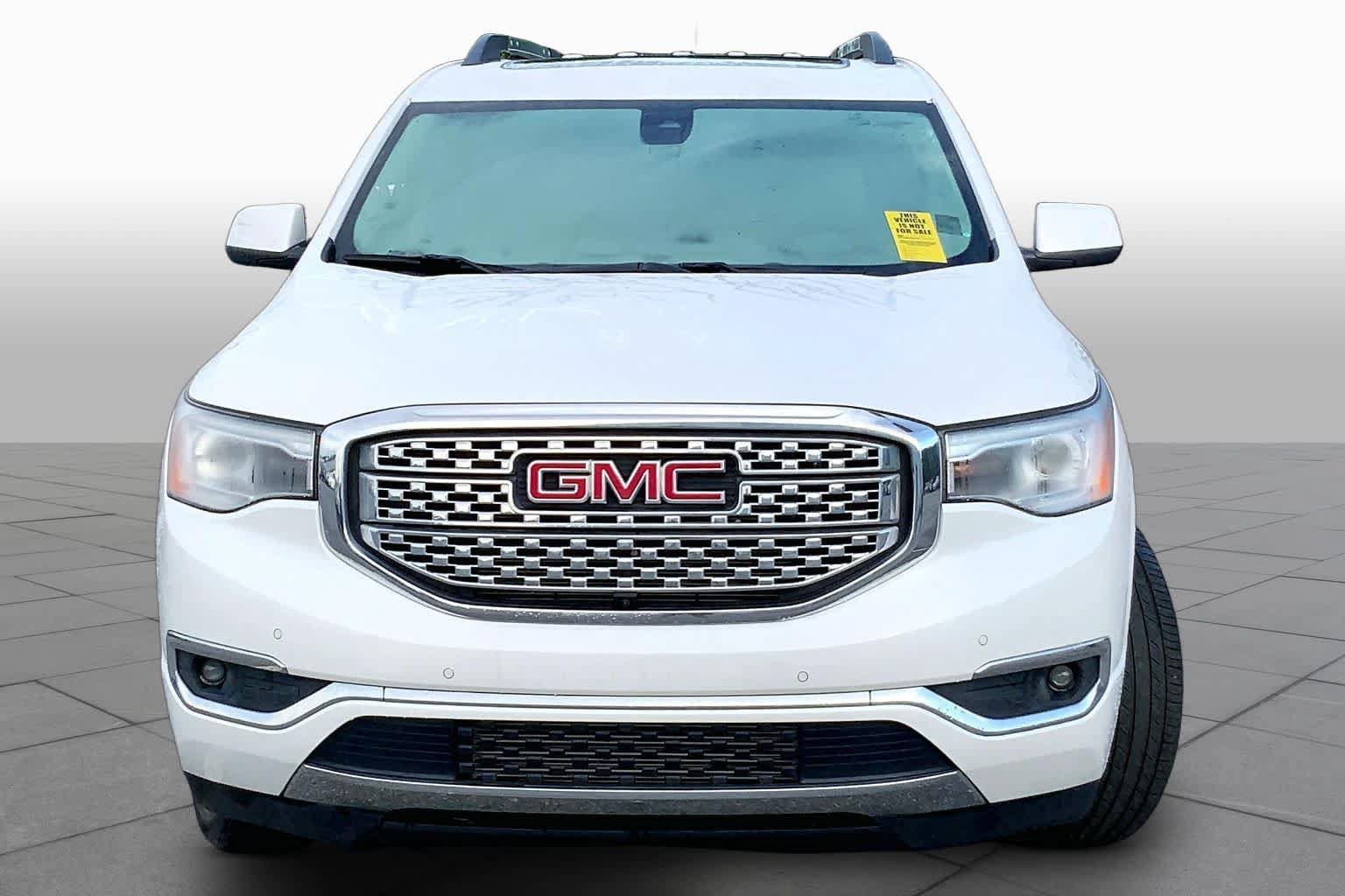 Used 2019 GMC Acadia Denali w/ Technology Package AWD/4WD image 4