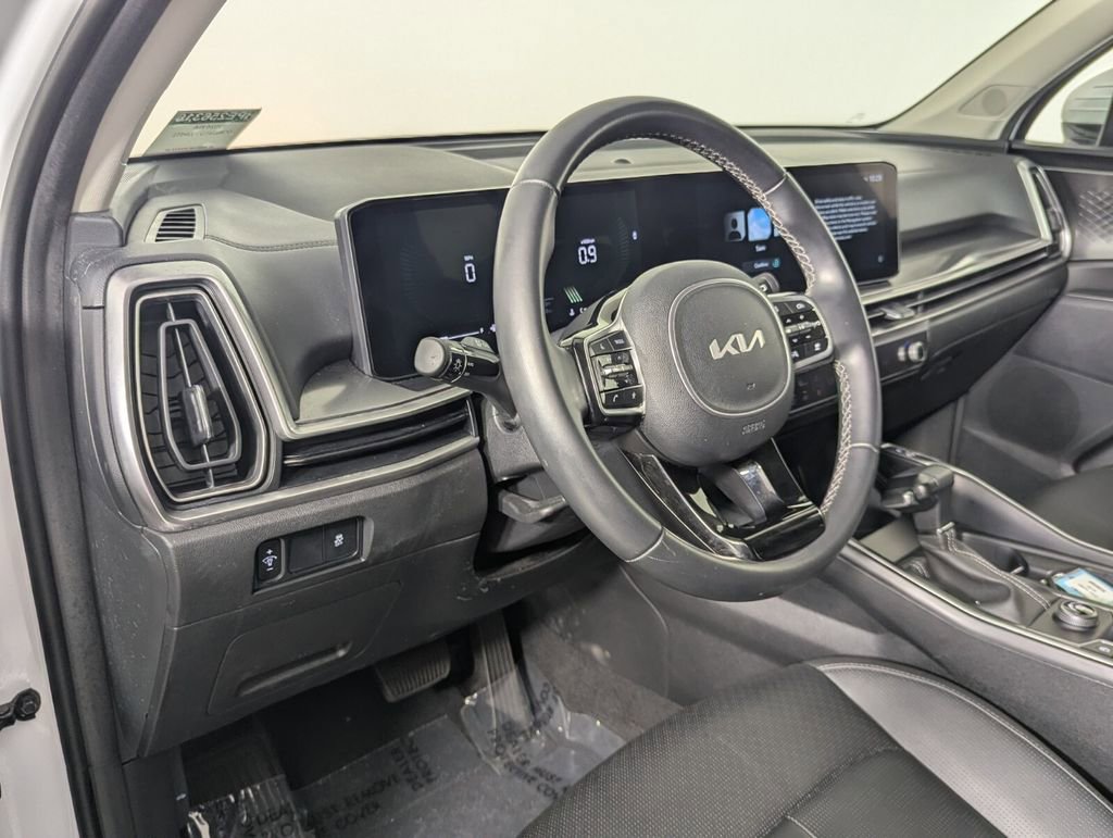 Used 2024 Kia Sorento S FWD image 13