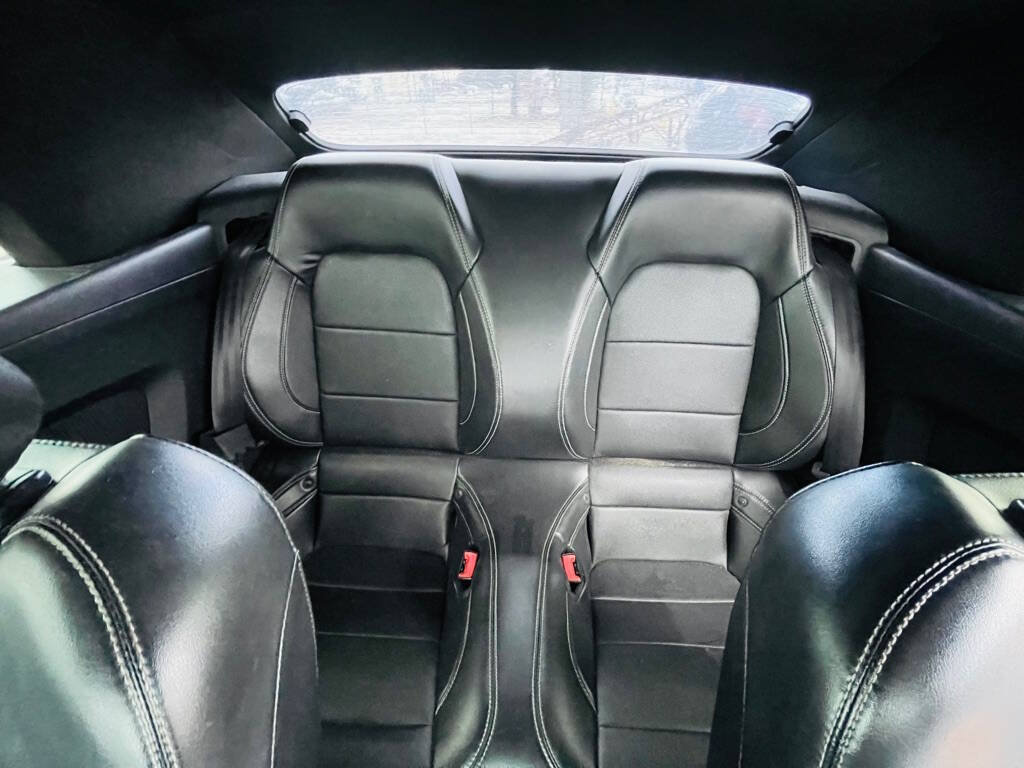 Used 2019 Ford Mustang GT Premium w/ Equipment Group 401A RWD image 23