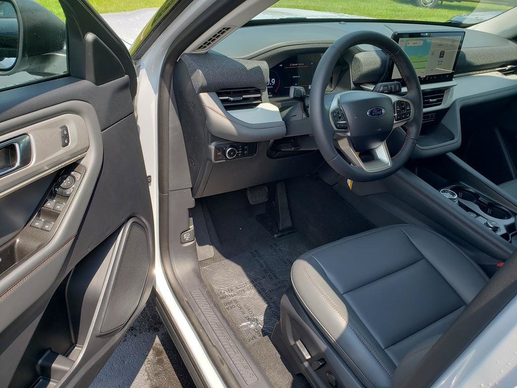 New 2026 Ford Explorer Active w/ Active Comfort Package AWD/4WD image 6