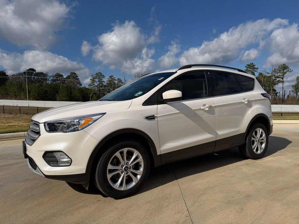 Used 2018 Ford Escape SE image 1