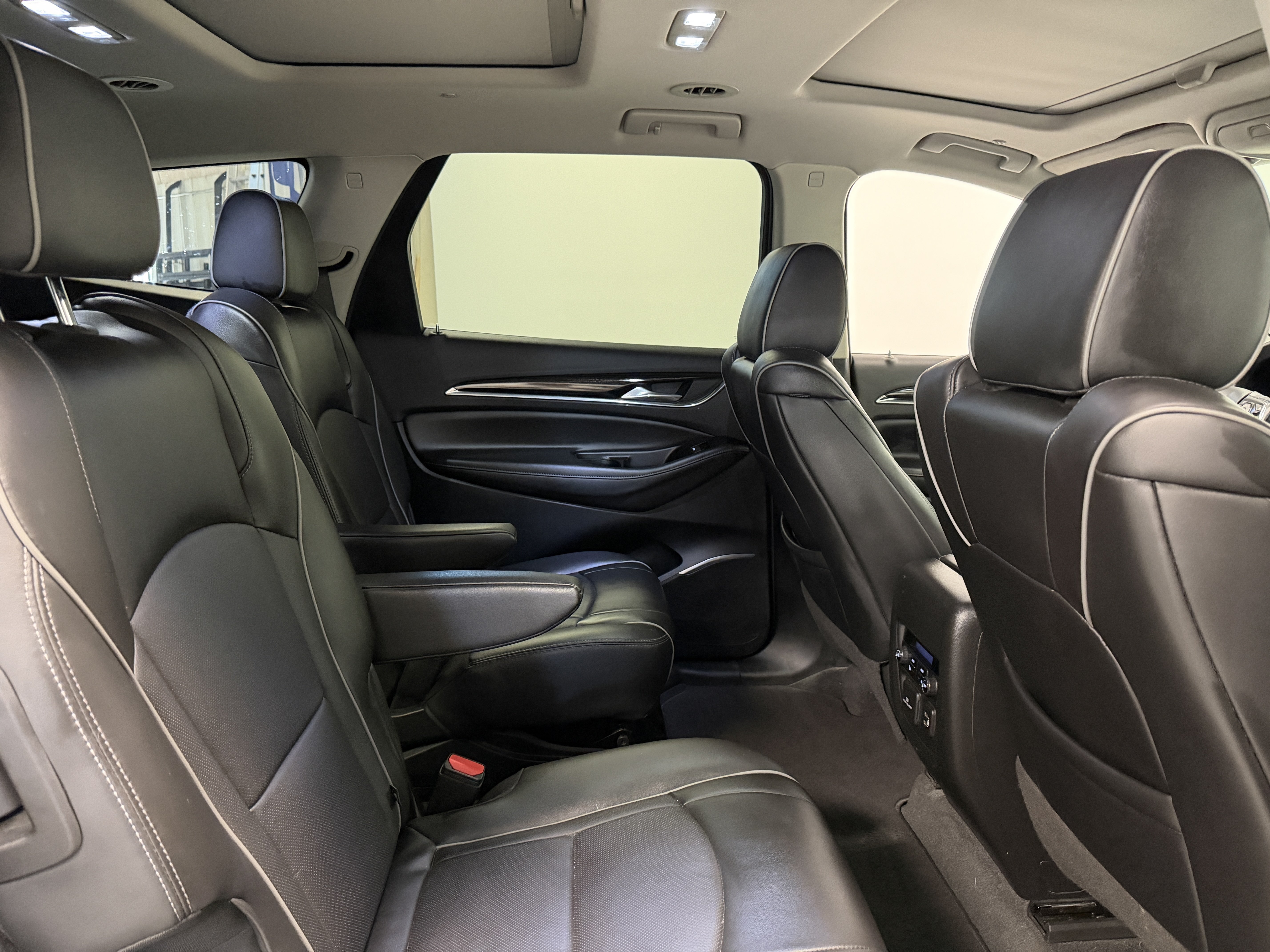 Used 2020 Buick Enclave Avenir w/ Avenir Technology Package FWD image 22