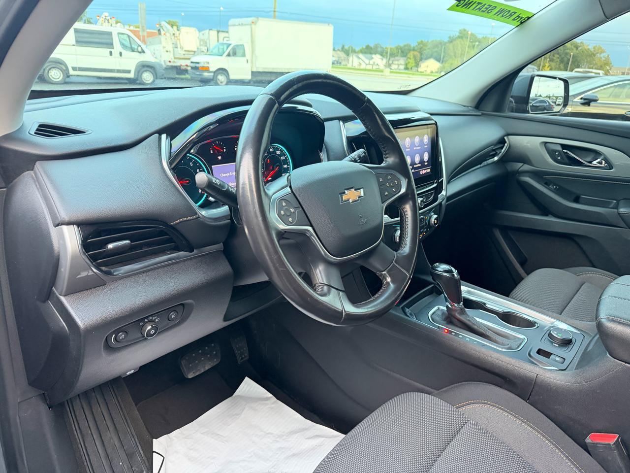 Used 2020 Chevrolet Traverse LT FWD image 25