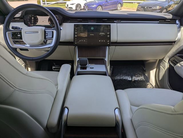 Used 2025 Land Rover Range Rover Long Wheelbase SE AWD/4WD image 26