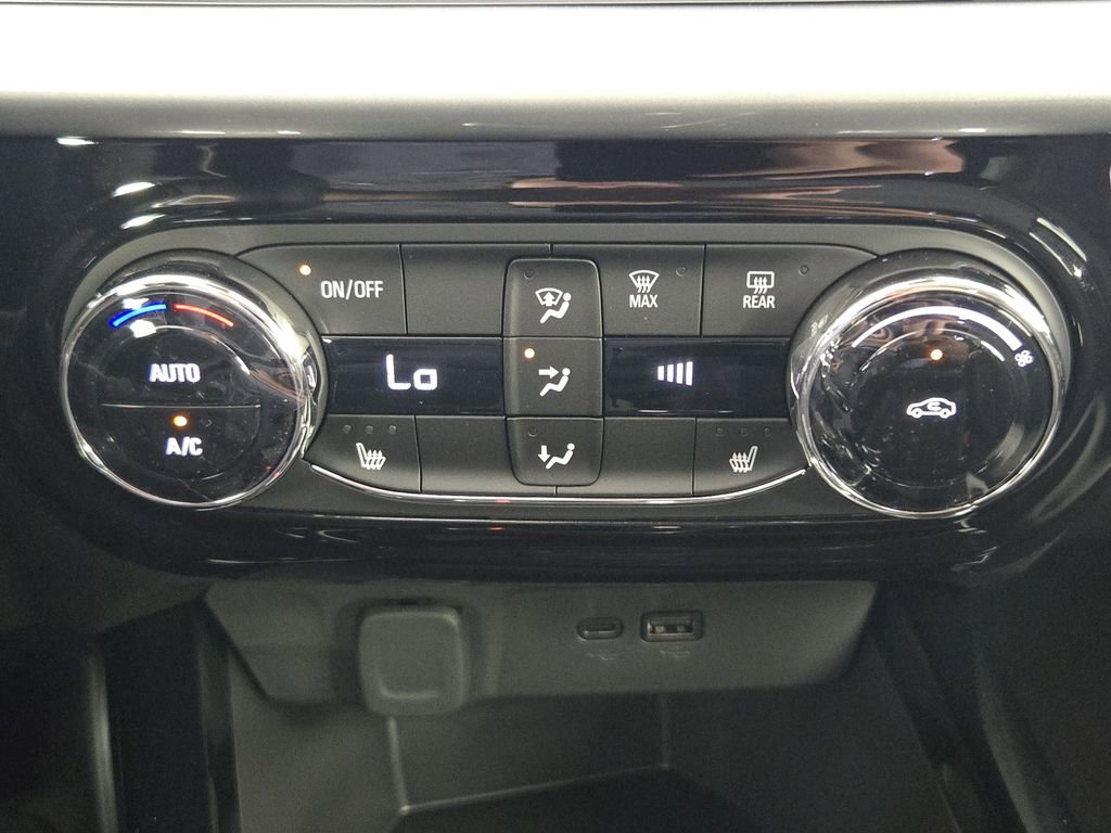 New 2026 Chevrolet Trax LT w/ Driver Confidence Package image 19