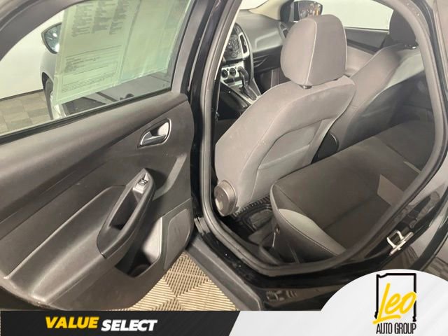 Used 2014 Ford Focus SE w/ SE Winter Package FWD image 18