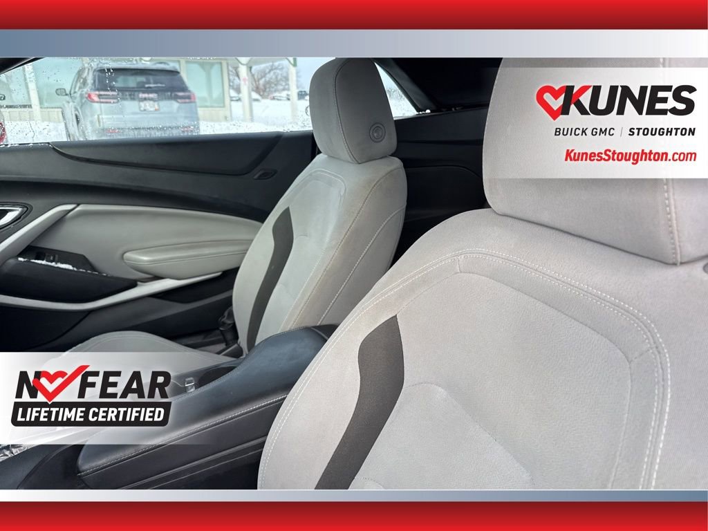 Used 2020 Chevrolet Camaro LT image 23