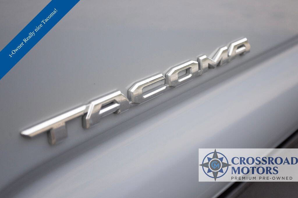 Used 2019 Toyota Tacoma Limited image 9