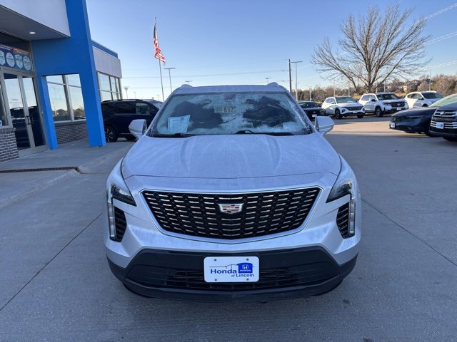 Used 2019 Cadillac XT4 Luxury w/ Cold Weather Package image 2