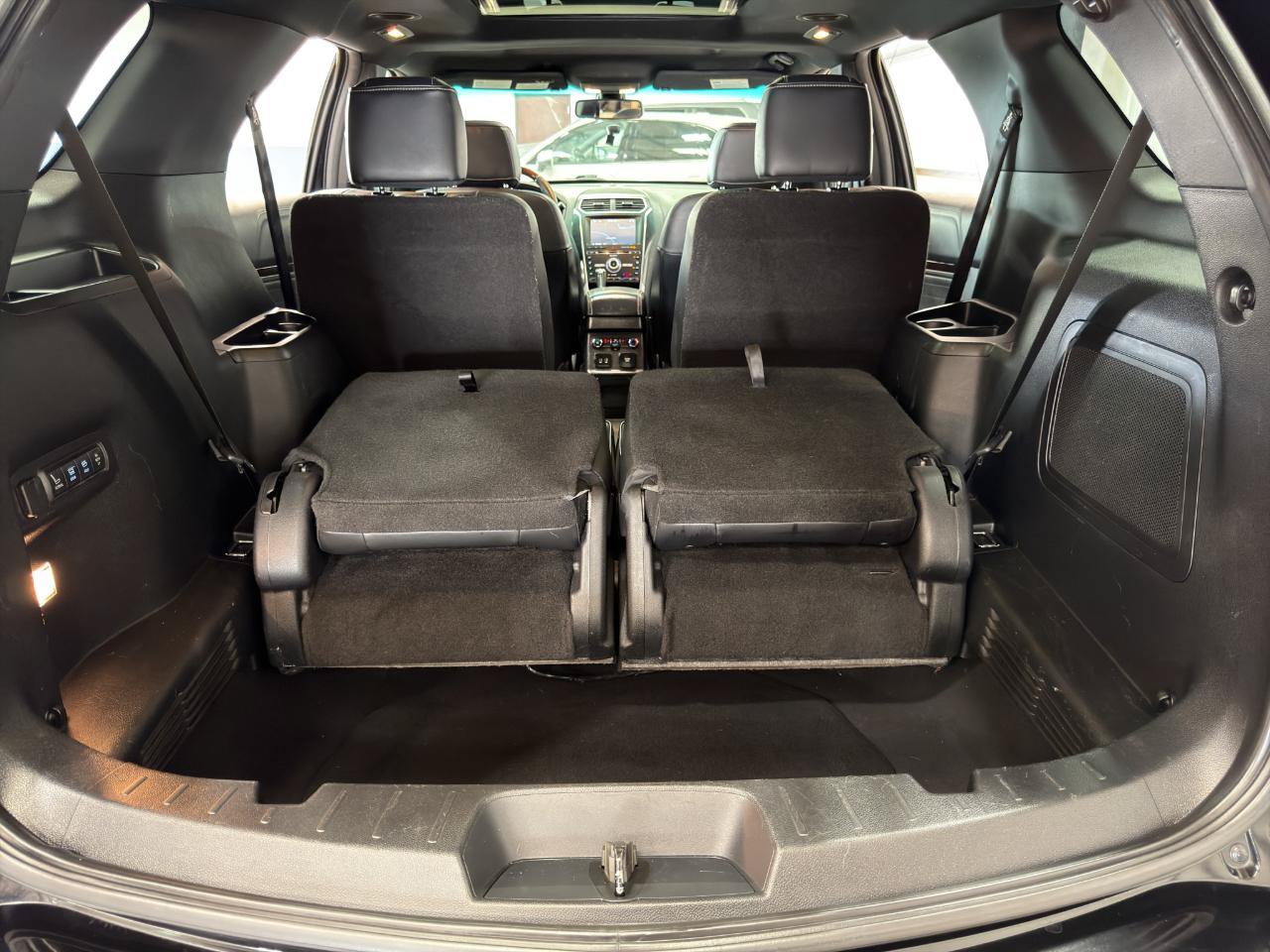 Used 2017 Ford Explorer Platinum AWD/4WD image 27