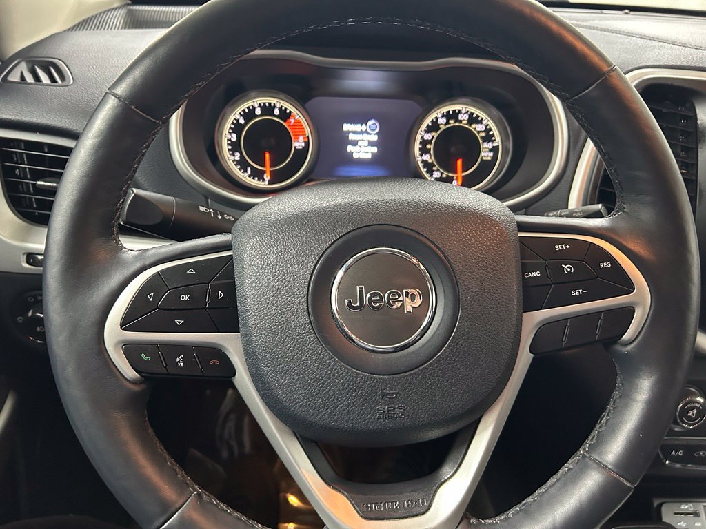 Used 2018 Jeep Cherokee Limited AWD/4WD image 18