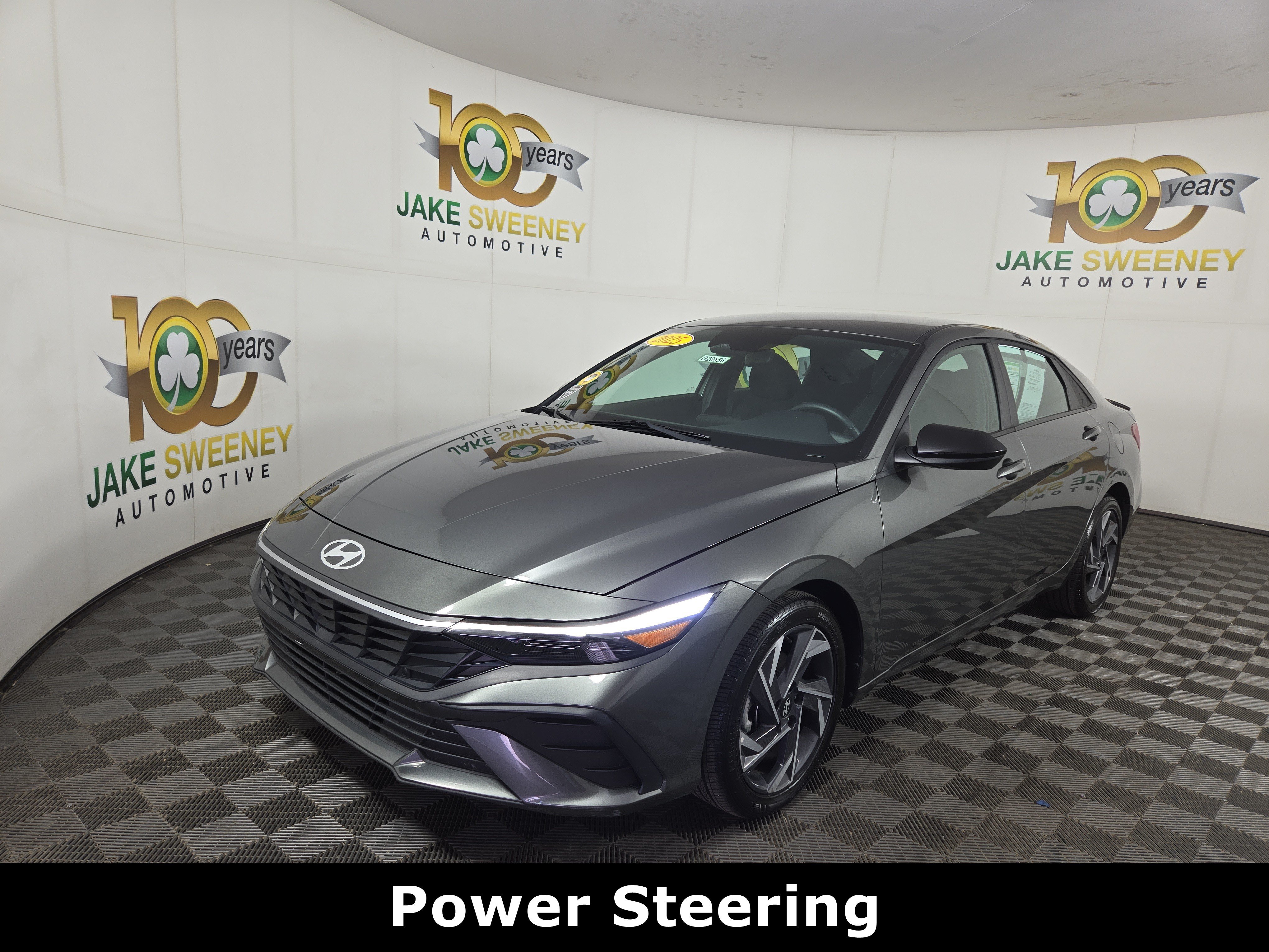 Used 2025 Hyundai Elantra Sport FWD image 3