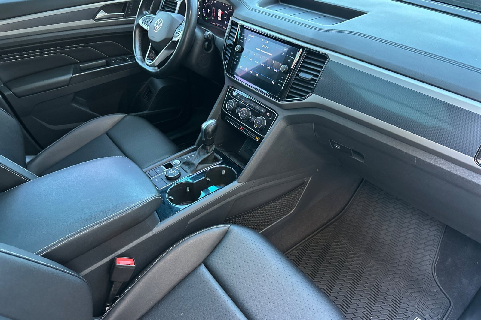 Used 2020 Volkswagen Atlas Cross Sport SEL image 13