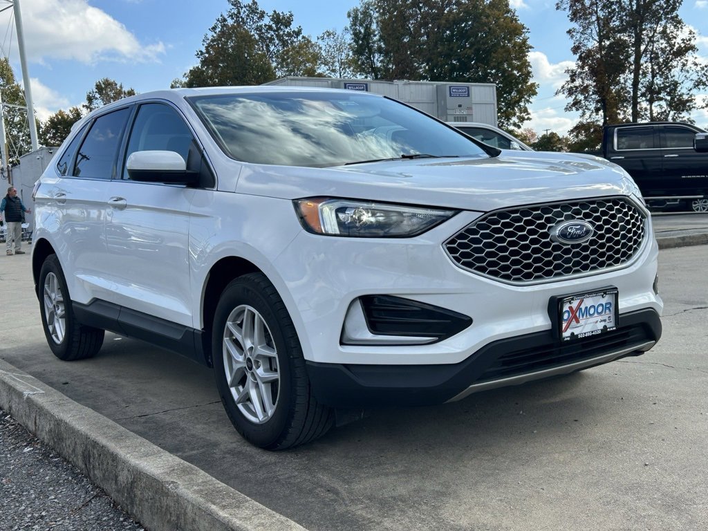 Used 2023 Ford Edge SEL image 4