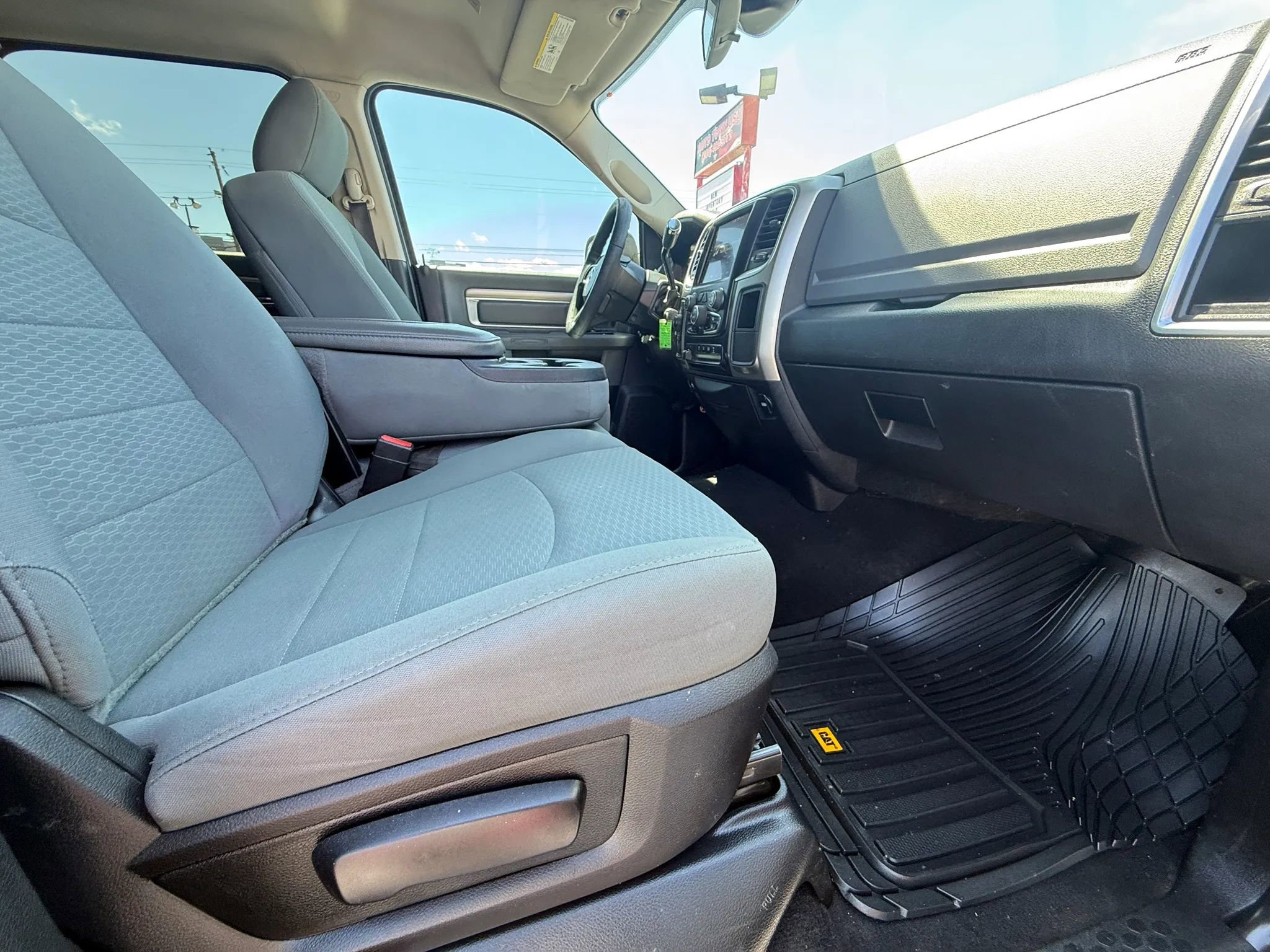 Used 2018 RAM 2500 SLT AWD/4WD image 16