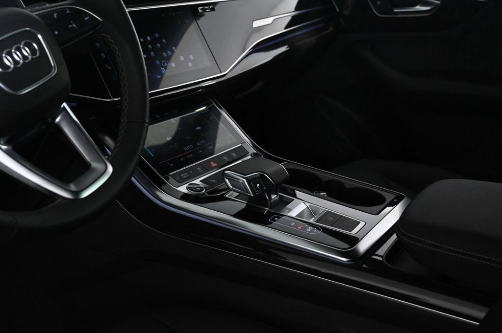 Used 2025 Audi Q8 Premium w/ Convenience Package AWD/4WD image 20