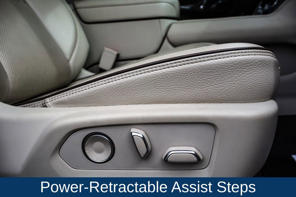 Used 2021 GMC Yukon Denali w/ Denali Premium Package image 16