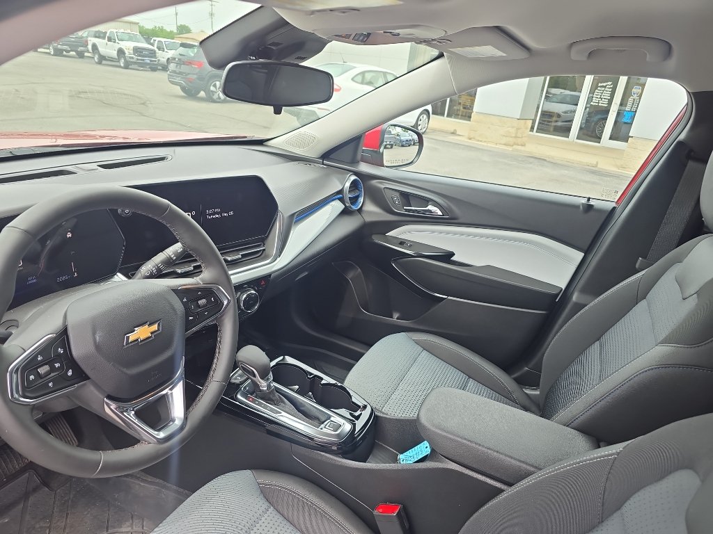 Used 2026 Chevrolet Trax LT w/ Driver Confidence Package FWD image 5