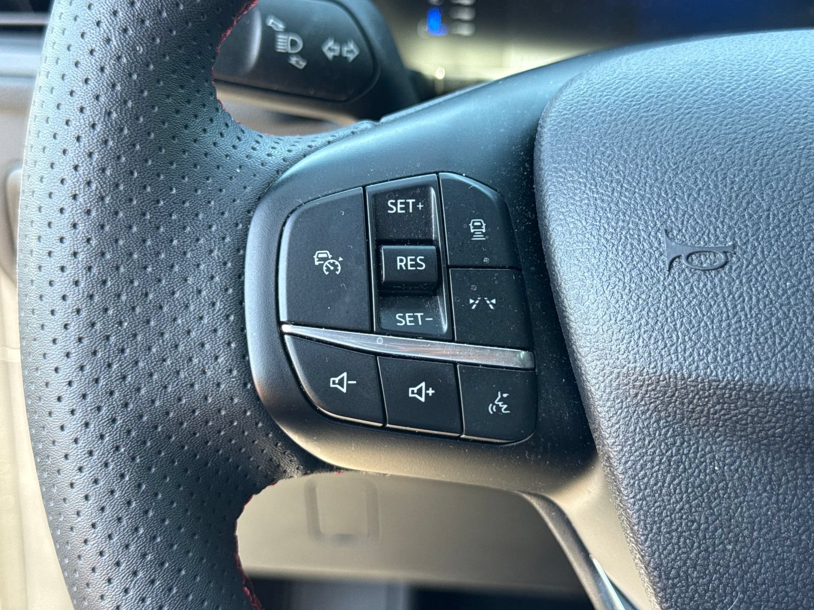 Used 2023 Ford Escape ST-Line w/ Tech Pack #1 FWD image 28