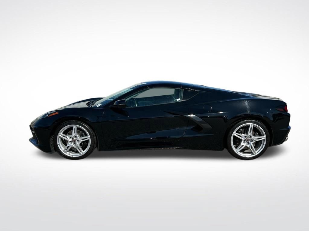 Used 2025 Chevrolet Corvette Stingray Premium Cpe w/ 3LT RWD image 3