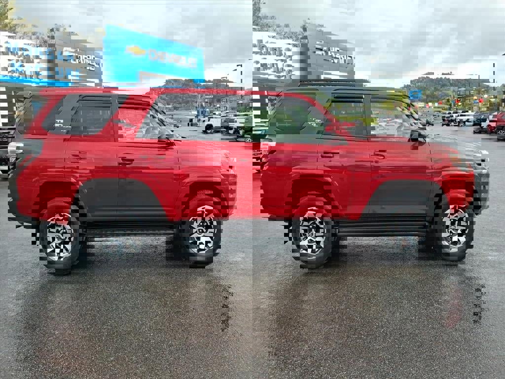 Used 2023 Toyota 4Runner TRD Off-Road image 8